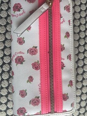 Juicy couture Zip Wallet with Pink Accent